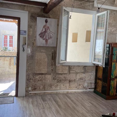 Place Aux Herbes Lejlighed Nîmes Eksteriør billede