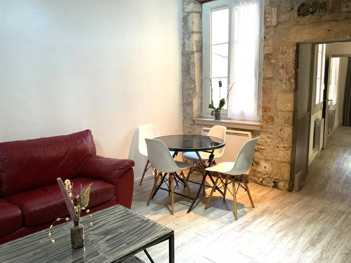 Place Aux Herbes Lejlighed Nîmes Eksteriør billede
