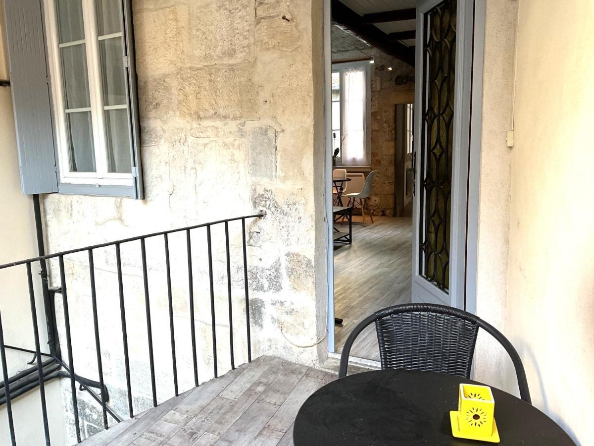 Place Aux Herbes Lejlighed Nîmes Eksteriør billede