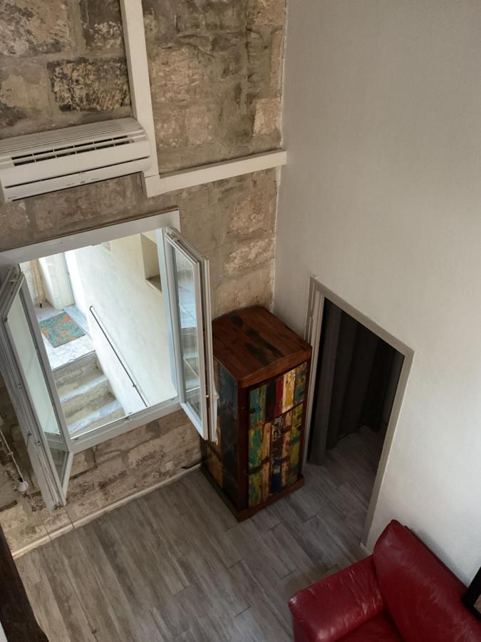Place Aux Herbes Lejlighed Nîmes Eksteriør billede