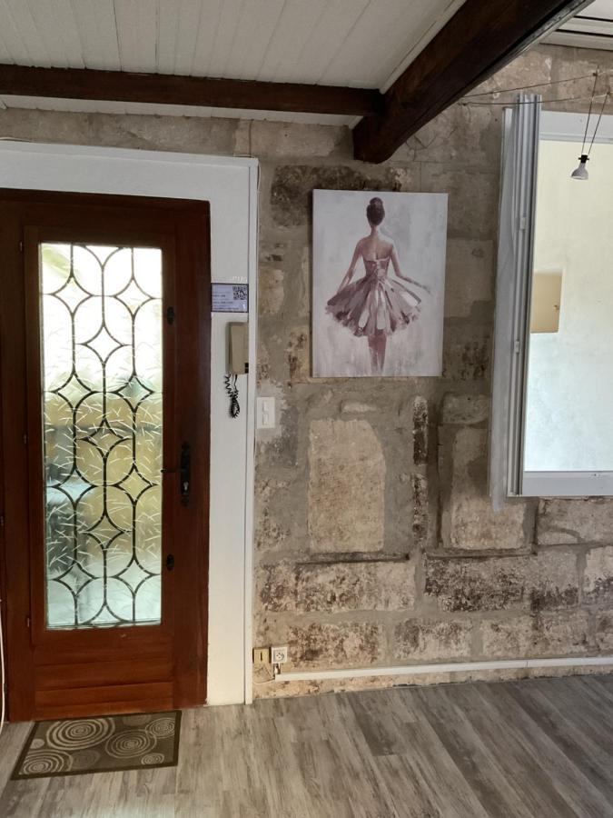 Place Aux Herbes Lejlighed Nîmes Eksteriør billede