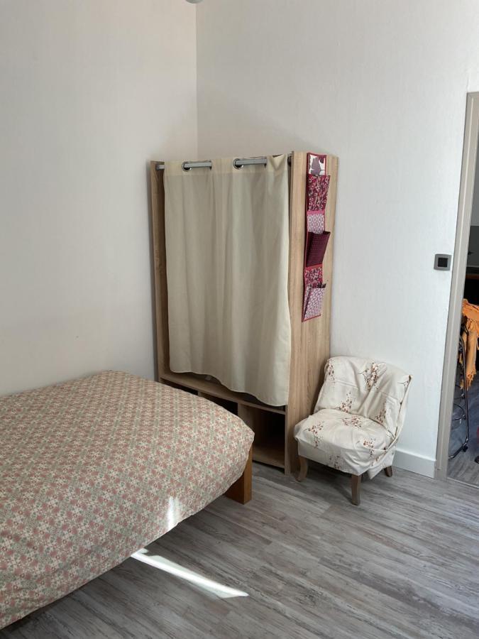 Place Aux Herbes Lejlighed Nîmes Eksteriør billede