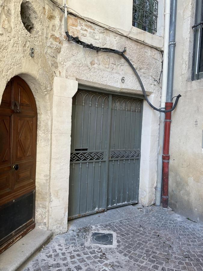 Place Aux Herbes Lejlighed Nîmes Eksteriør billede