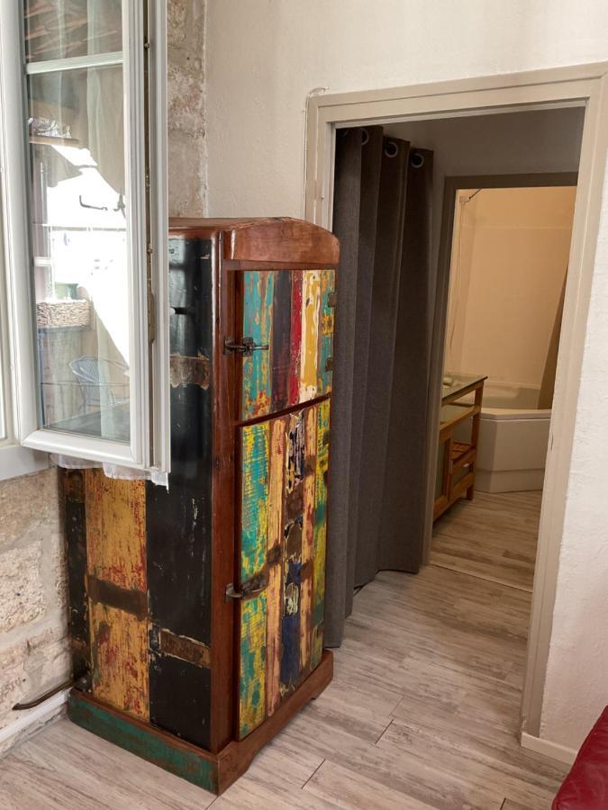 Place Aux Herbes Lejlighed Nîmes Eksteriør billede