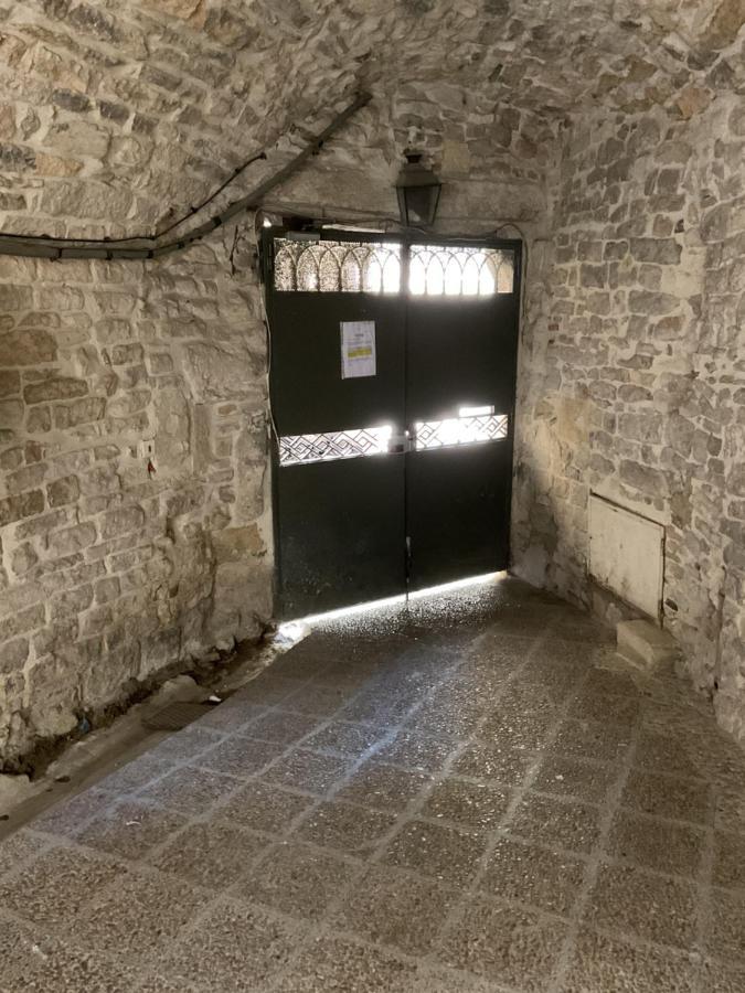 Place Aux Herbes Lejlighed Nîmes Eksteriør billede