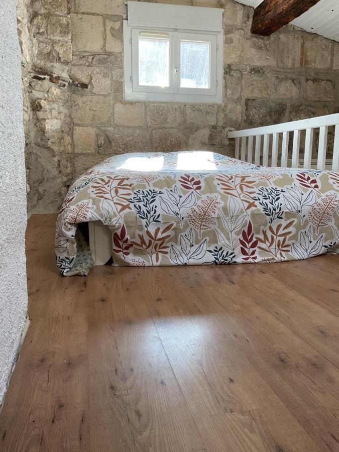 Place Aux Herbes Lejlighed Nîmes Eksteriør billede